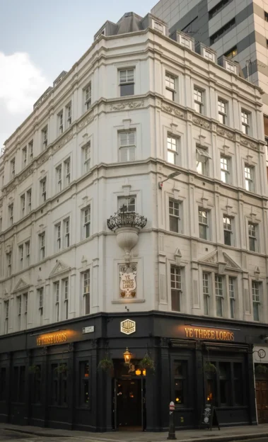 Ye Three Lords, Aldgate EC3N